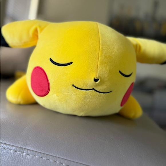 18 inches sleeping plush Pikachu - Picture 4 of 7